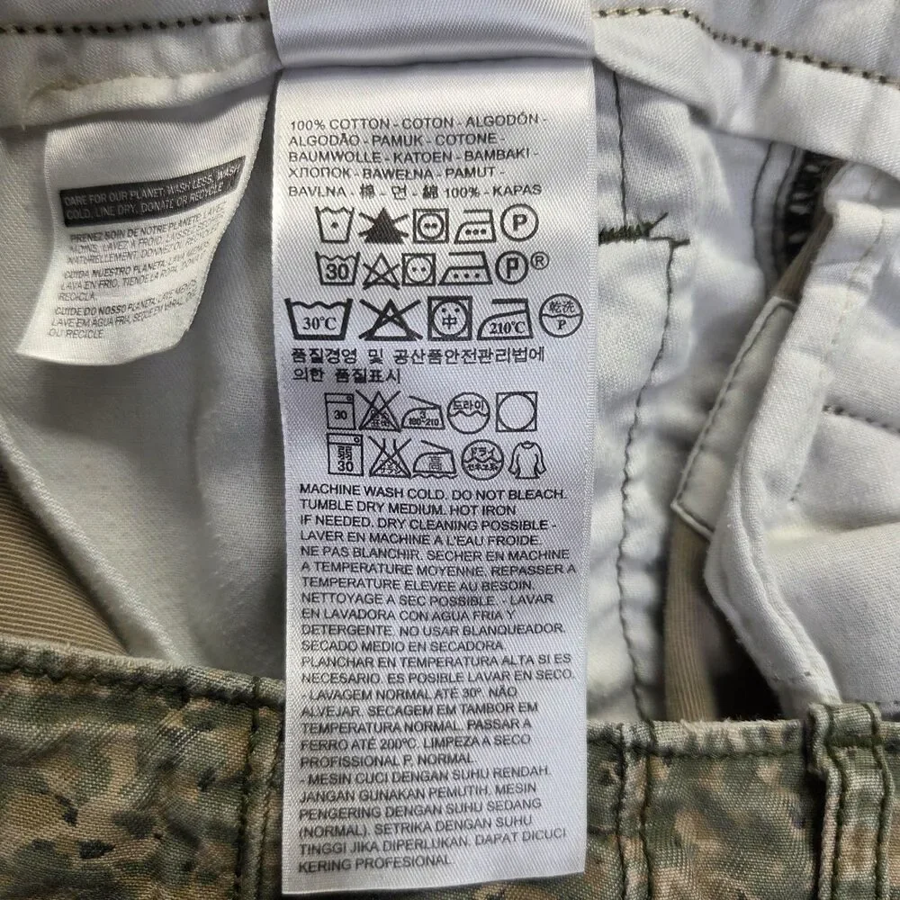 Levi's Shorts Mens 30 Green Camo Cargo Canvas Cotton Outdoor Zip Pockets Fly